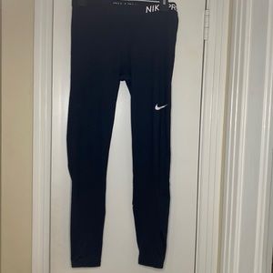 Black/White Nike Pro Leggings